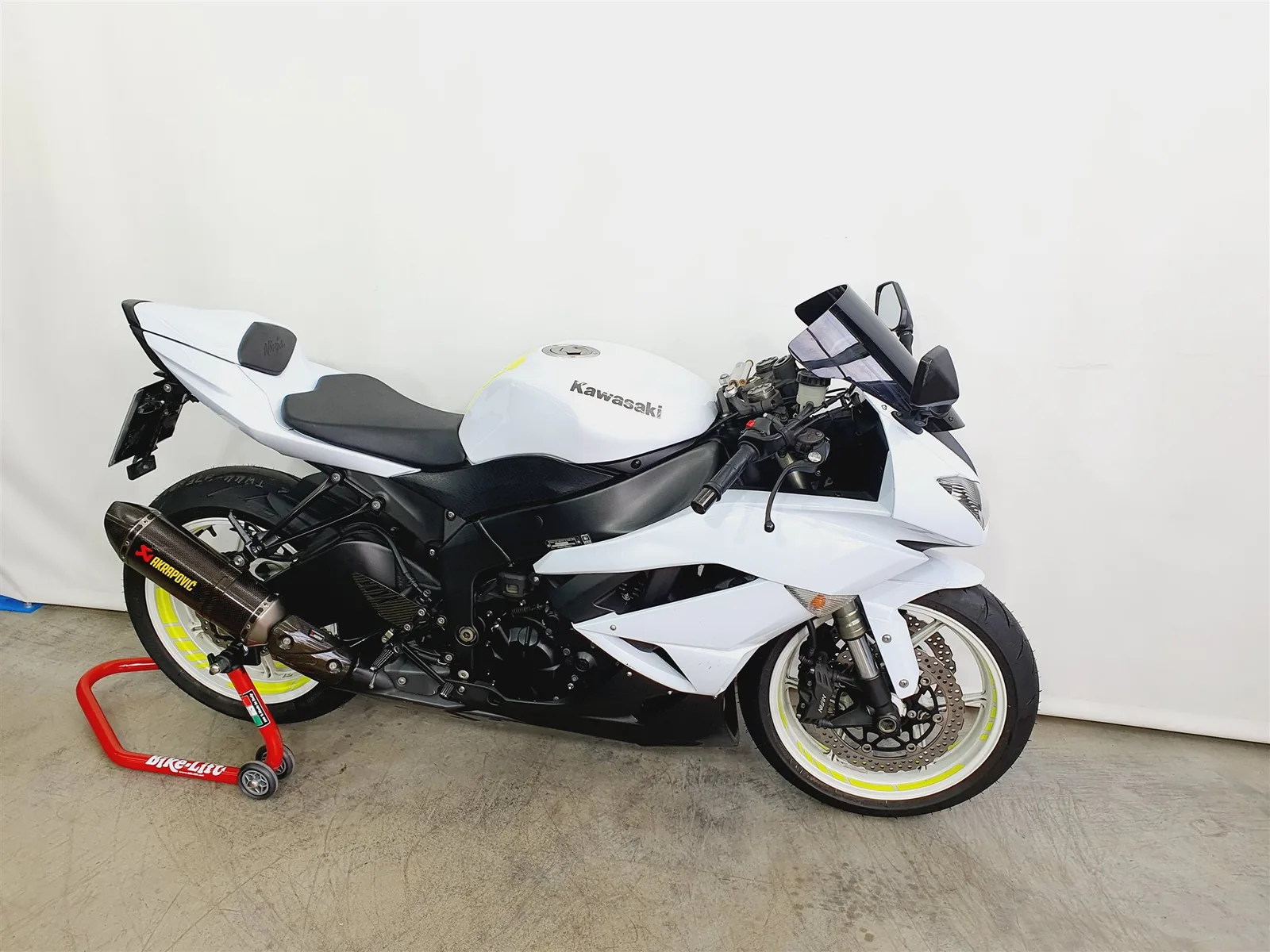Kawasaki Ninja ZX-6R \*KD/ReifenNEU\*Tiefer\*Öhlins\*Akrapovic\*Rizoma\*
