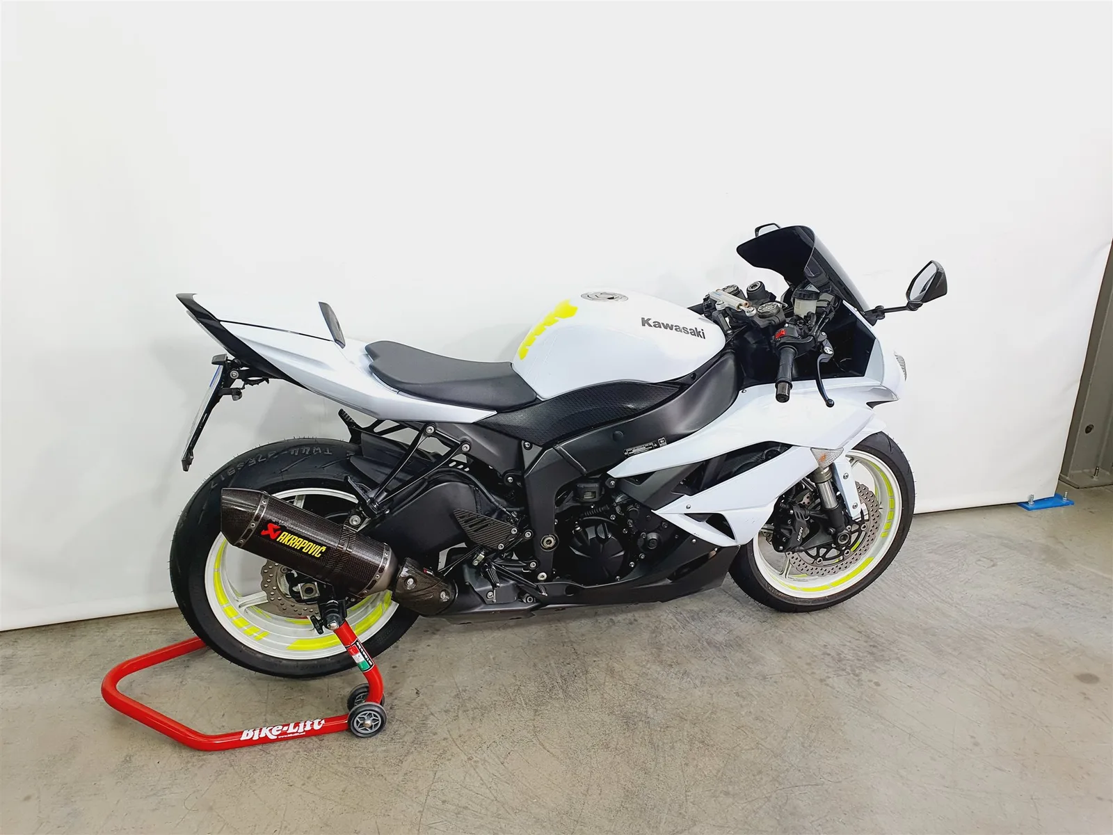 Kawasaki Ninja ZX-6R \*KD/ReifenNEU\*Tiefer\*Öhlins\*Akrapovic\*Rizoma\*