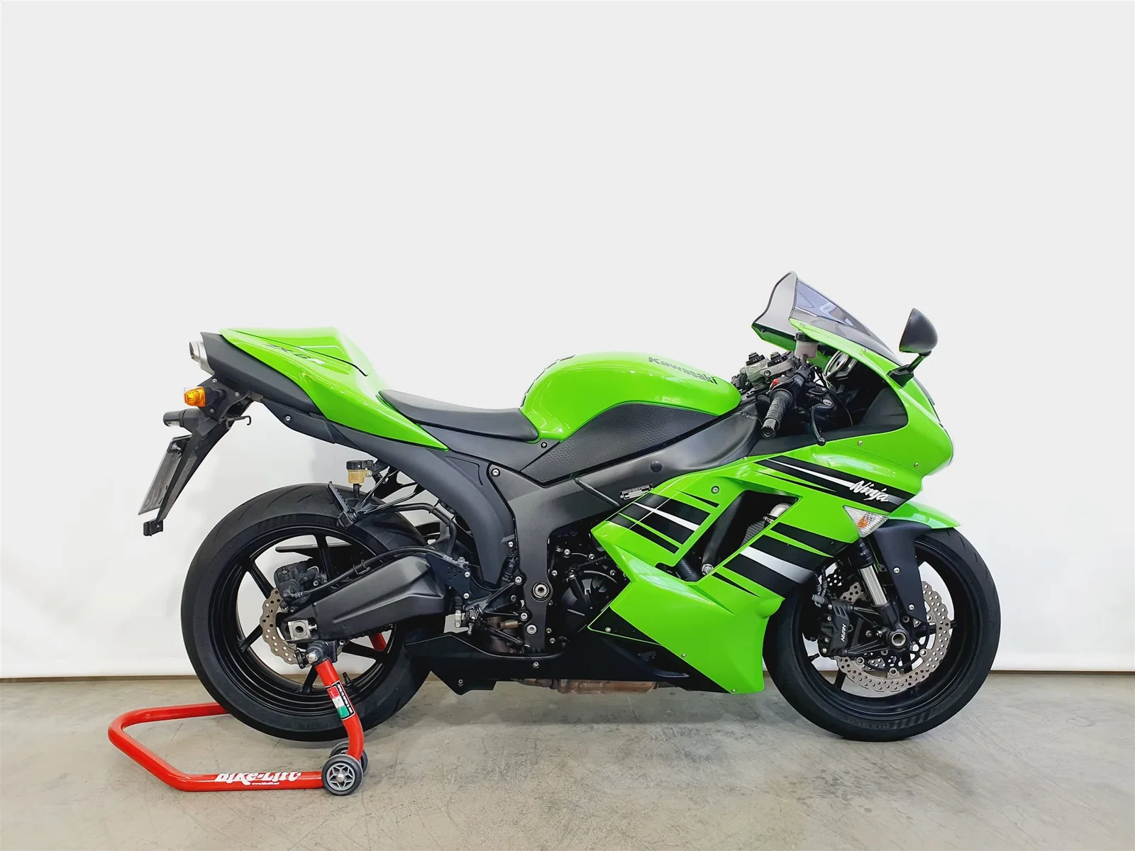 Kawasaki Ninja ZX-6R \*KD NEU\*MRA\*11920km\*Scheckheftgepflegt\*