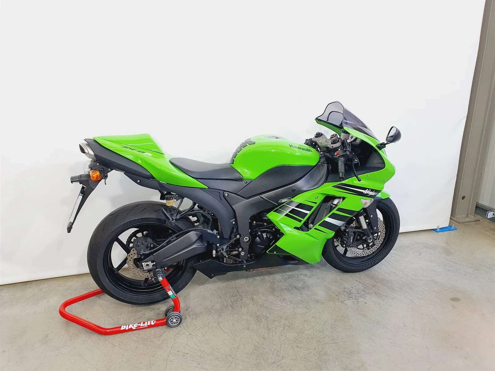 Kawasaki Ninja ZX-6R \*KD NEU\*MRA\*11920km\*Scheckheftgepflegt\*