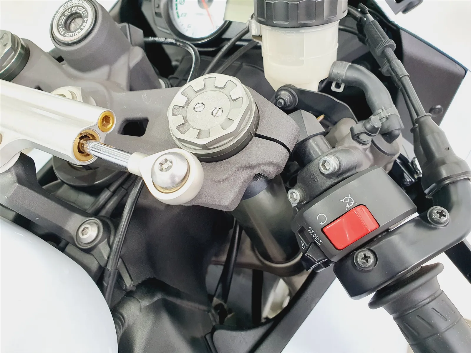 Kawasaki Ninja ZX-6R \*KD/ReifenNEU\*Tiefer\*Öhlins\*Akrapovic\*Rizoma\*