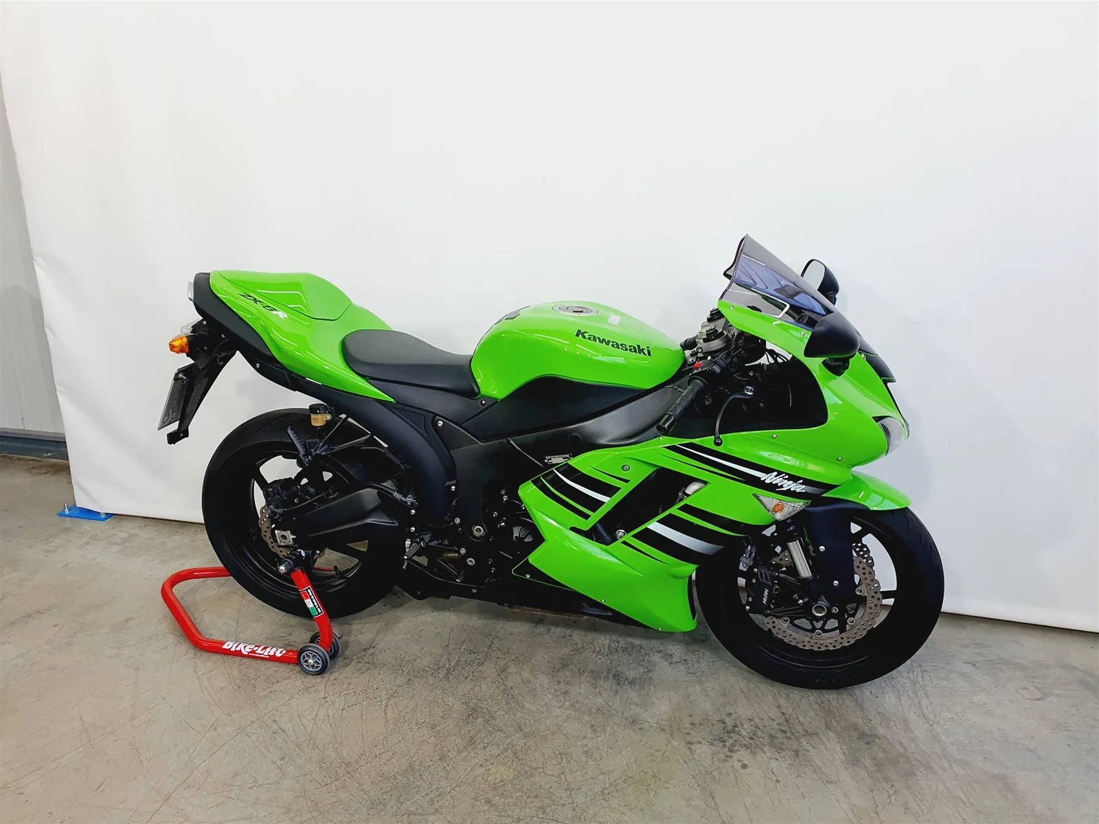 Kawasaki Ninja ZX-6R \*KD NEU\*MRA\*11920km\*Scheckheftgepflegt\*