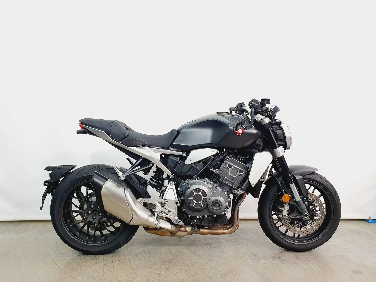 Honda CB1000R+ \*1.Hand\*Service NEU\*7205km\*ABS\*Modis\*TC\*TFT\*LED\*
