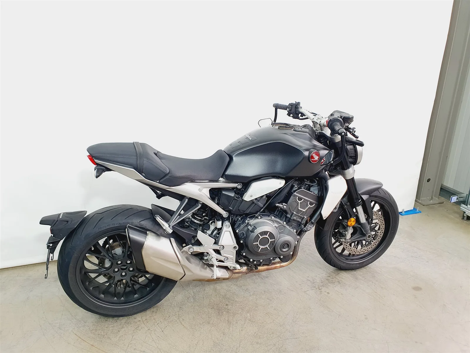 Honda CB1000R+ \*1.Hand\*Service NEU\*7205km\*ABS\*Modis\*TC\*TFT\*LED\*