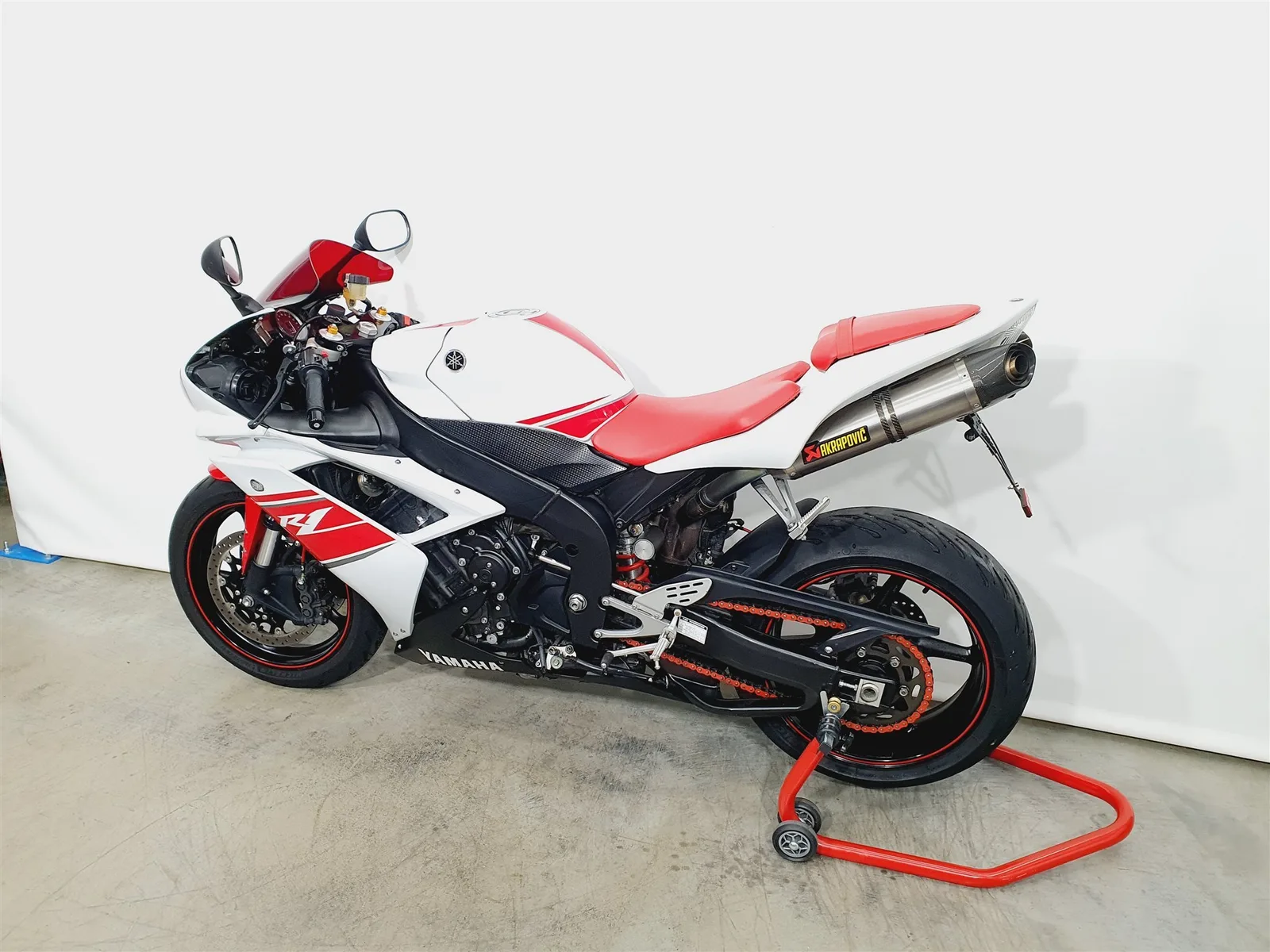 Yamaha R1 \*KD/HU/AU NEU\*Akrapovic\*Ganganzeige\*RN19\*