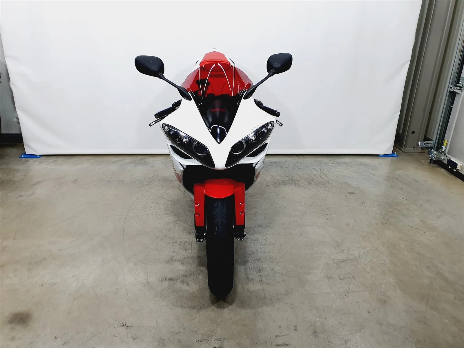 Yamaha R1 \*KD/HU/AU NEU\*Akrapovic\*Ganganzeige\*RN19\*