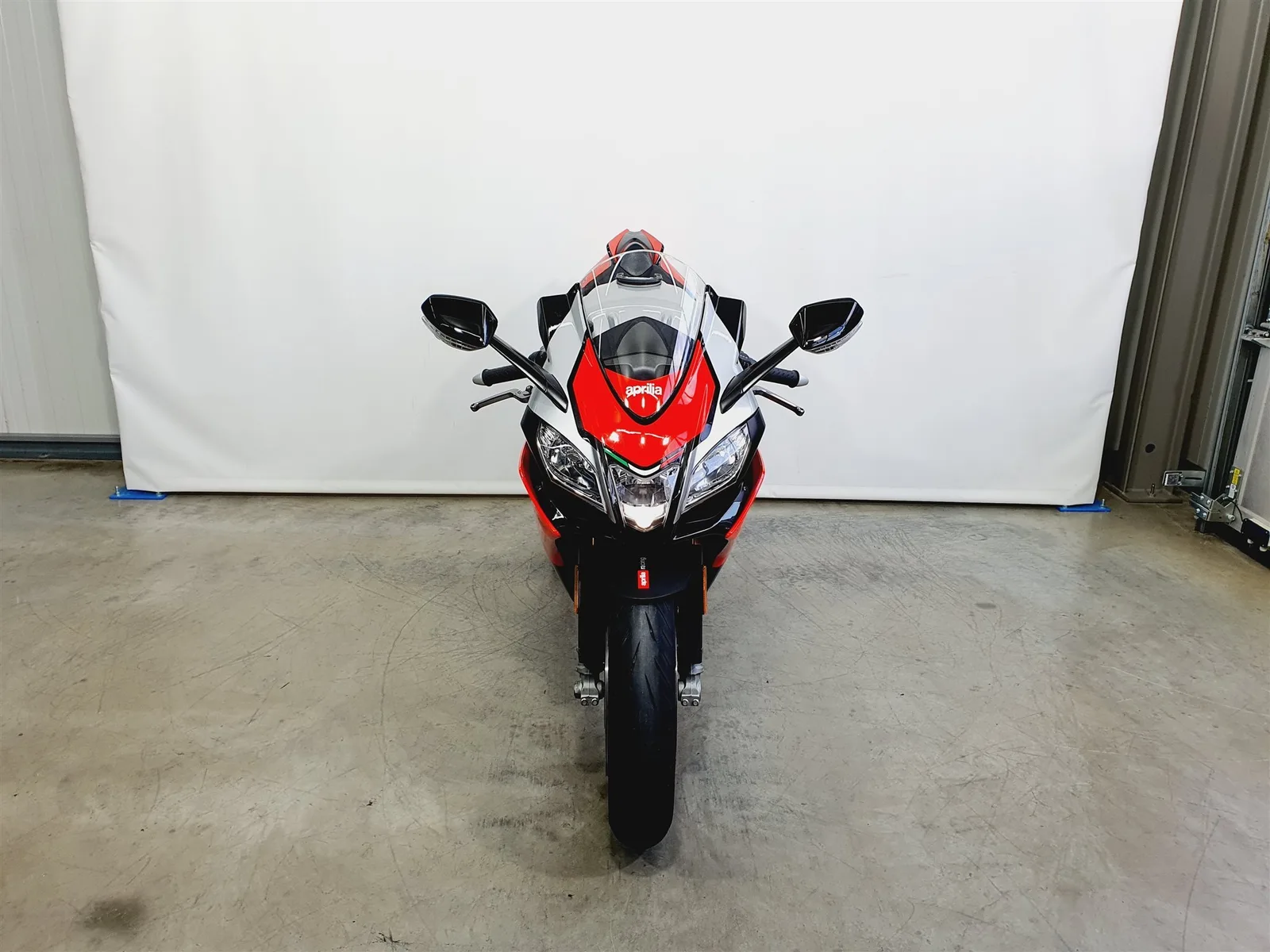 Aprilia RSV4 RF \*TFT\*Superpole\*KD Neu\*SC-Project\*Öhlins\*9512km\*