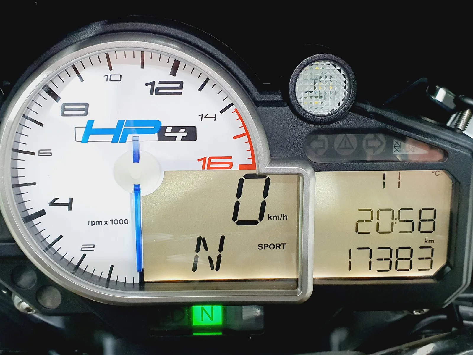 BMW HP4 \*KD NEU\*Akrapovic komplett\*Zubehör\*MRA\*LED\*