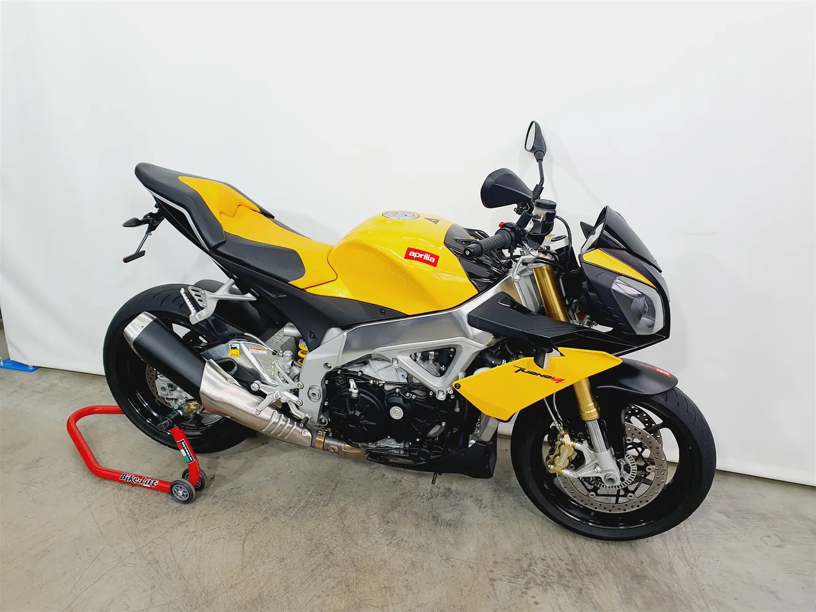 Aprilia Tuono V4 R APRC \*KD Neu\*Gelb\*Gold\*LED\*APRC\*AQS\*ATC\*AWC\*