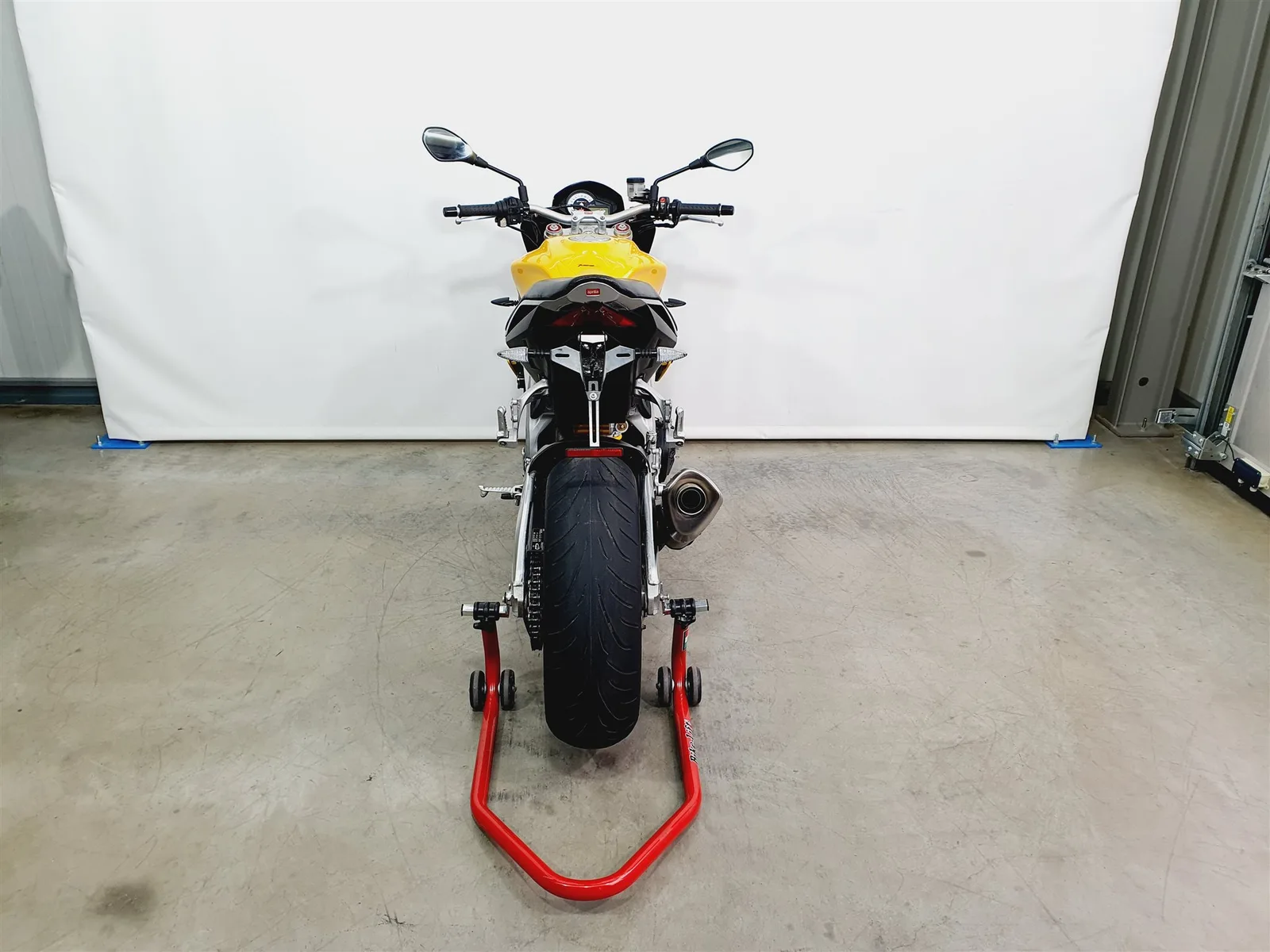 Aprilia Tuono V4 R APRC \*KD Neu\*Gelb\*Gold\*LED\*APRC\*AQS\*ATC\*AWC\*