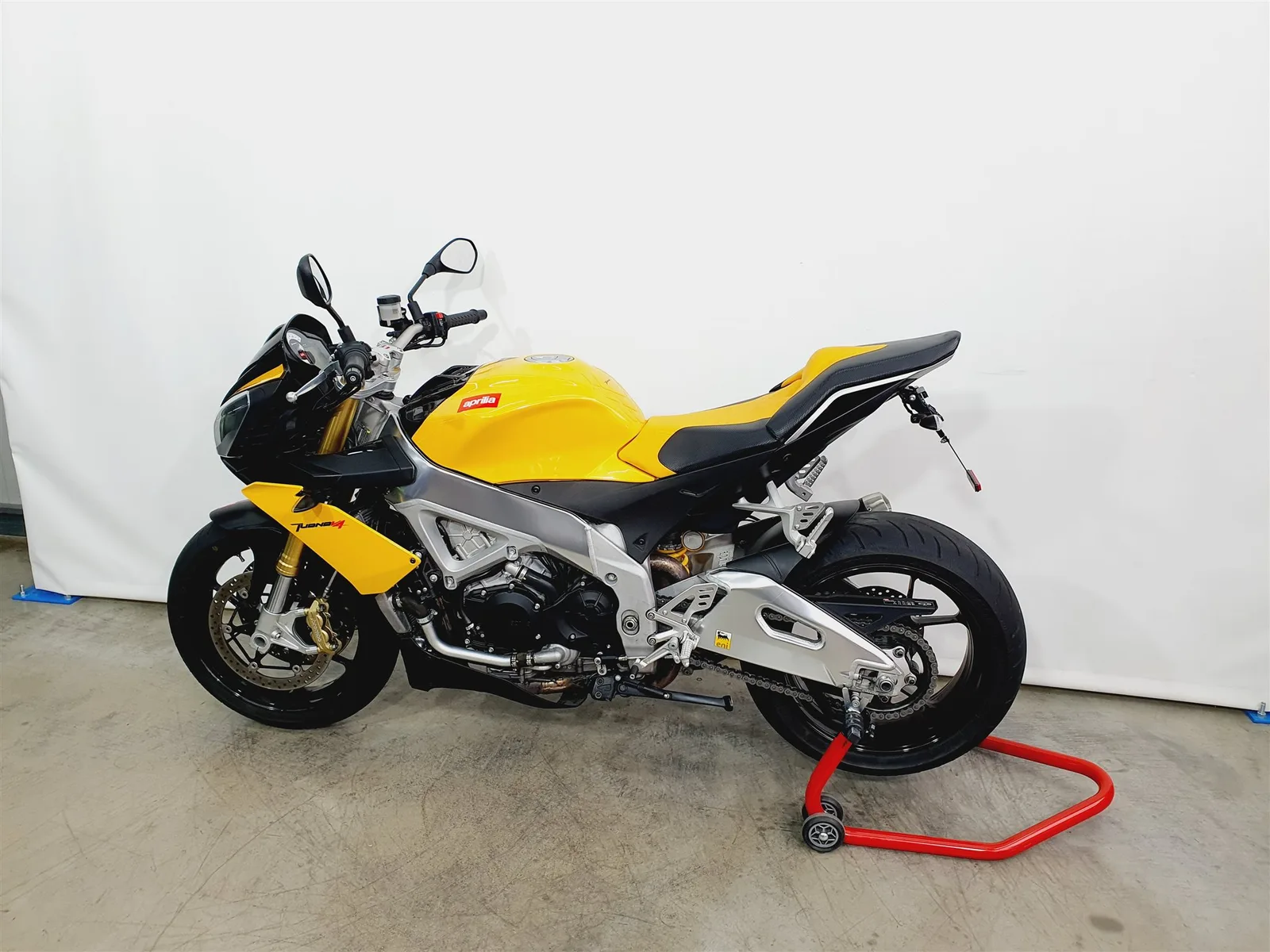 Aprilia Tuono V4 R APRC \*KD Neu\*Gelb\*Gold\*LED\*APRC\*AQS\*ATC\*AWC\*