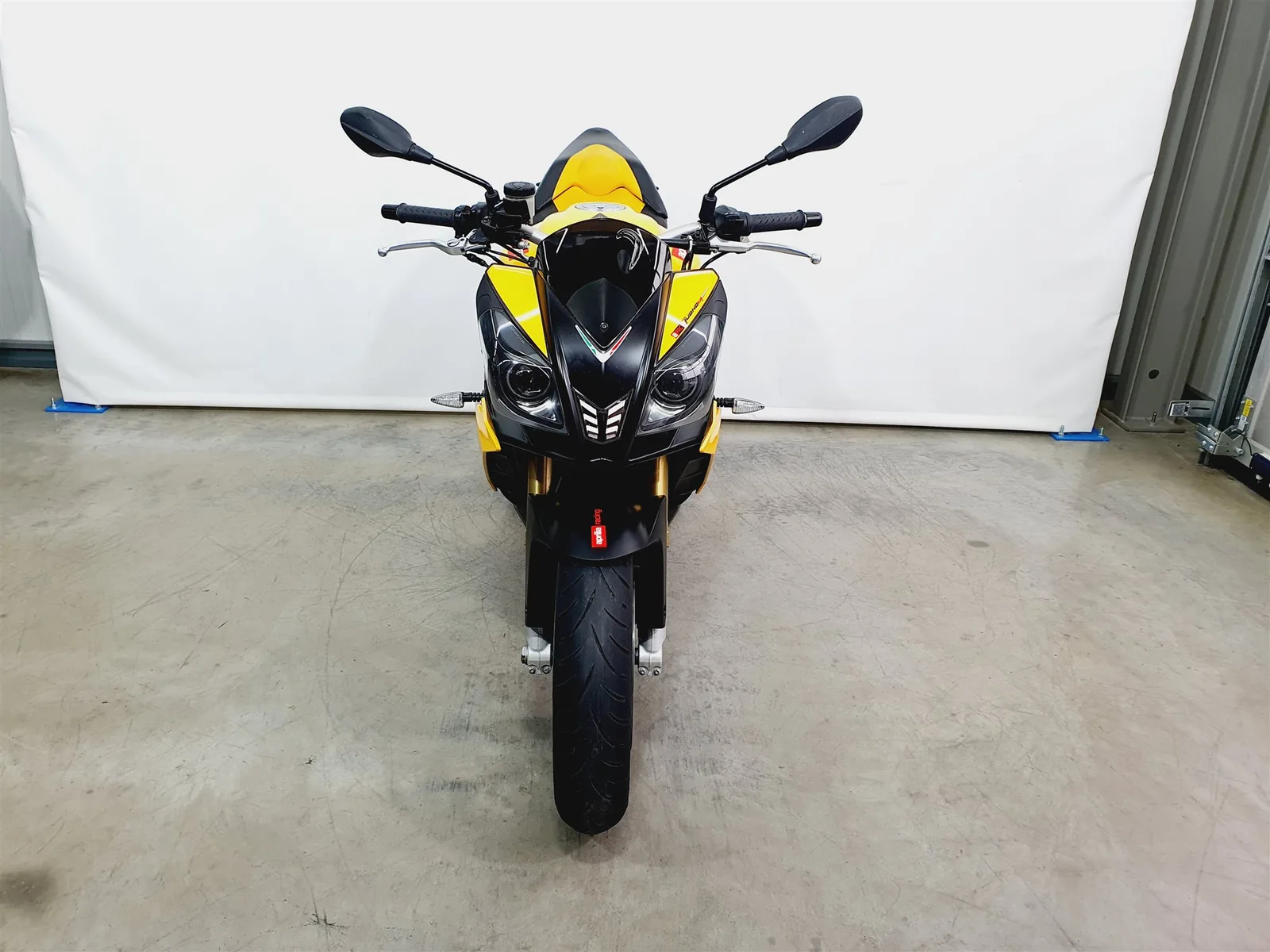 Aprilia Tuono V4 R APRC \*KD Neu\*Gelb\*Gold\*LED\*APRC\*AQS\*ATC\*AWC\*