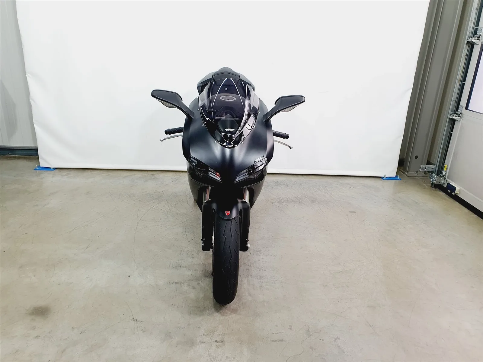 Ducati 848 EVO \*KD NEU\*Shark Sportauspuff\*Black\*Schwarz\*8339km\*