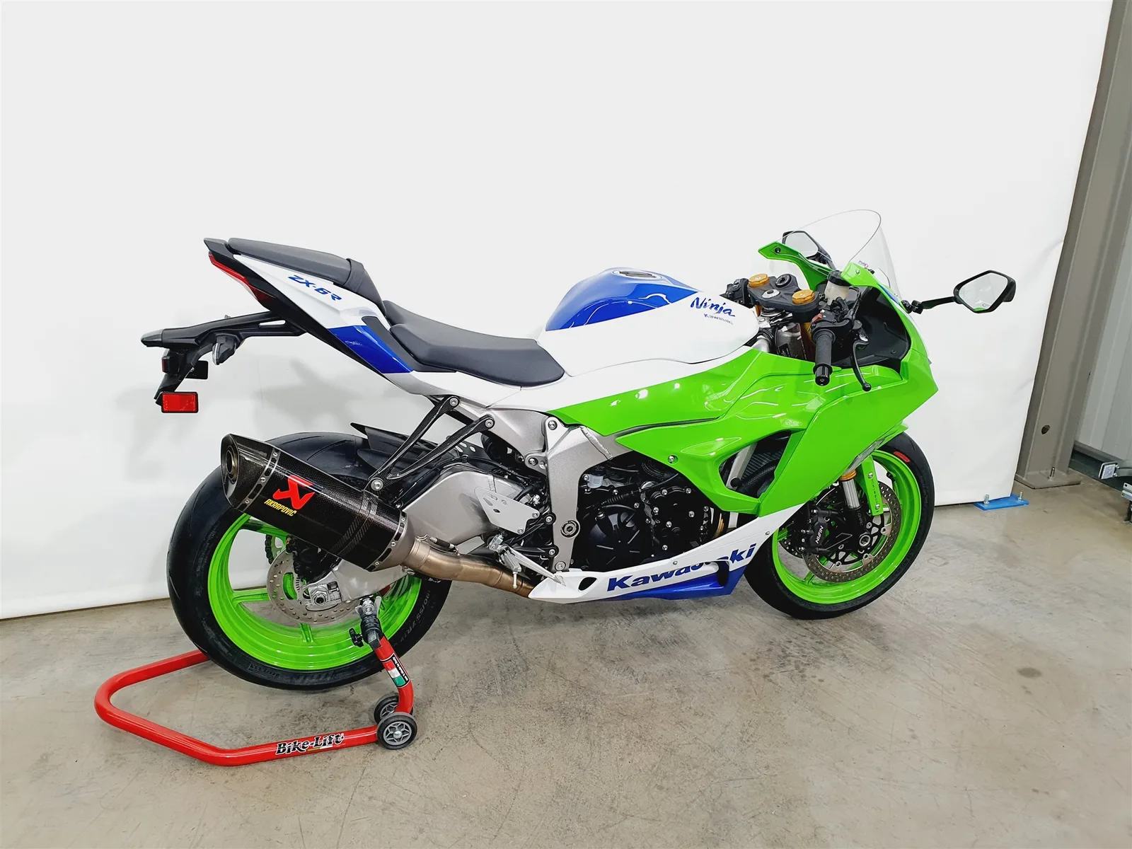 Kawasaki Ninja ZX-6R 40th Anniversary Edition 636\*1.Hand\*Sondermodel\*Akrapovic\*Garantie 2029\*