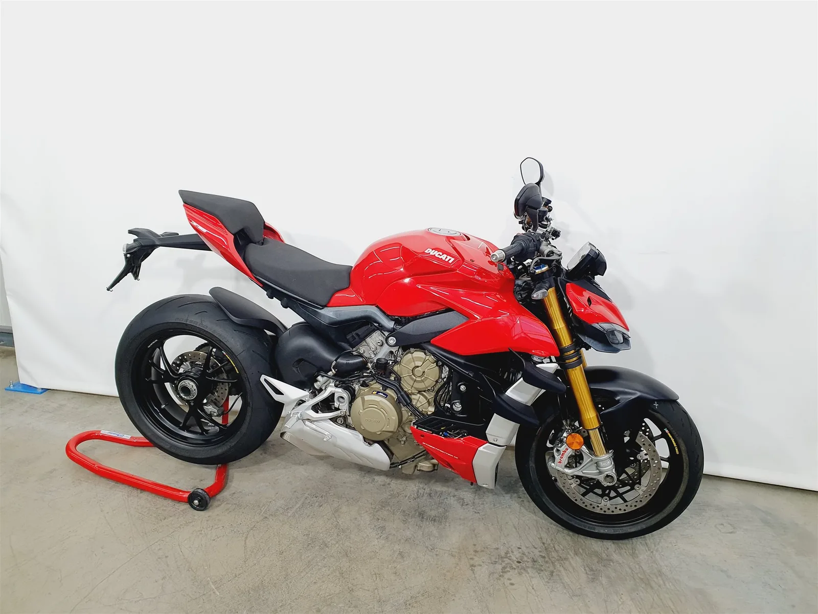Ducati Streetfighter V4 S \*1.Hand\*Service NEU\*HU/AU NEU\*Öhlins\*1243km\*