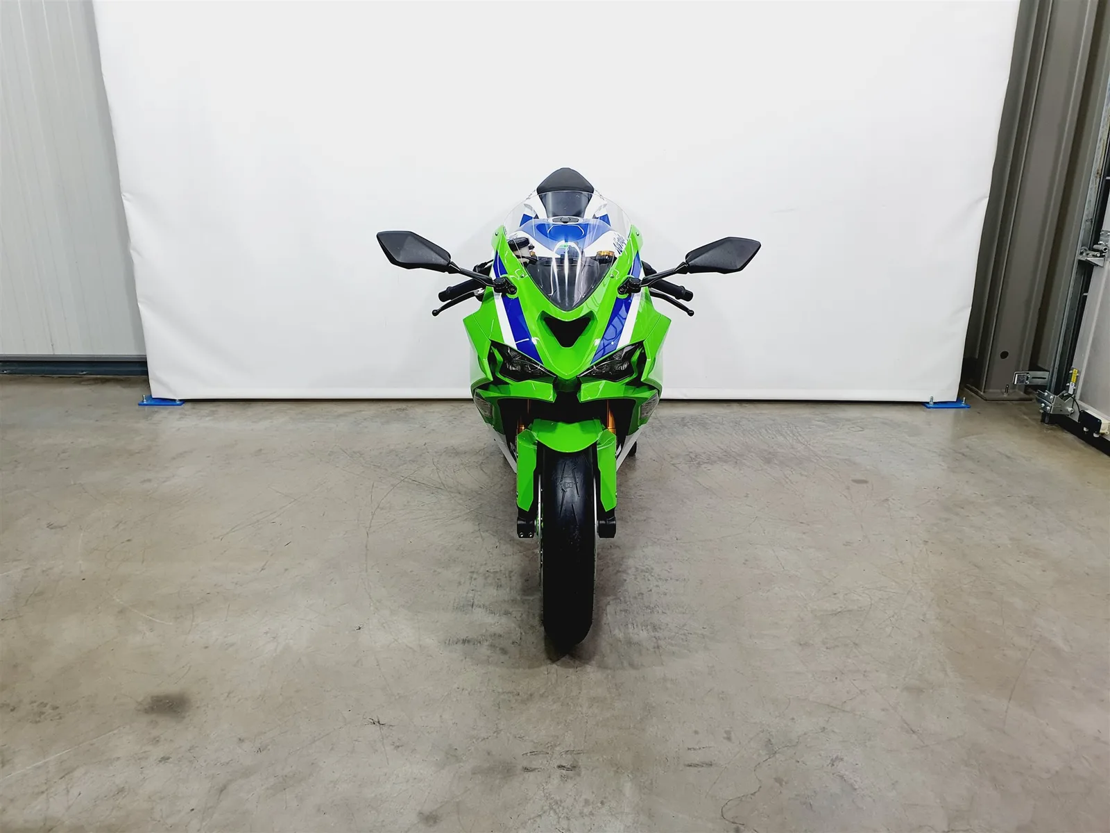 Kawasaki Ninja ZX-6R 40th Anniversary Edition 636\*1.Hand\*Sondermodel\*Akrapovic\*Garantie 2029\*