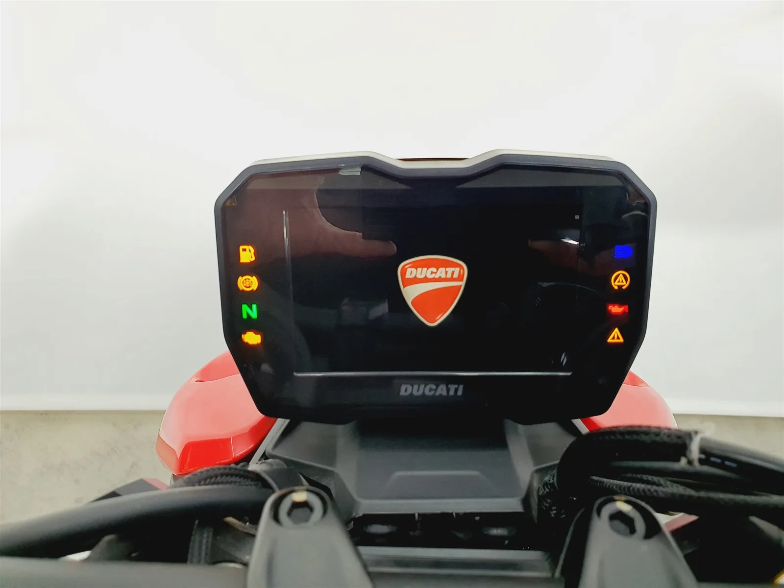 Ducati Streetfighter V4 S \*1.Hand\*Service NEU\*HU/AU NEU\*Öhlins\*1243km\*