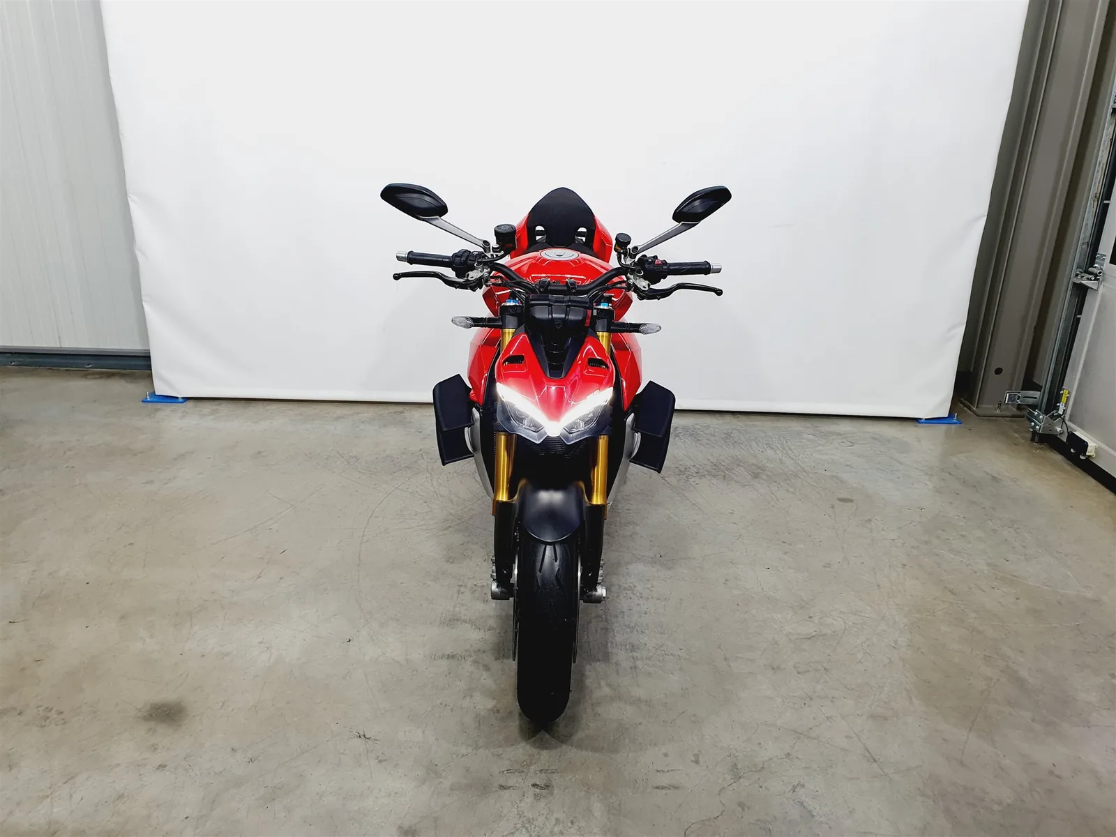 Ducati Streetfighter V4 S \*1.Hand\*Service NEU\*HU/AU NEU\*Öhlins\*1243km\*