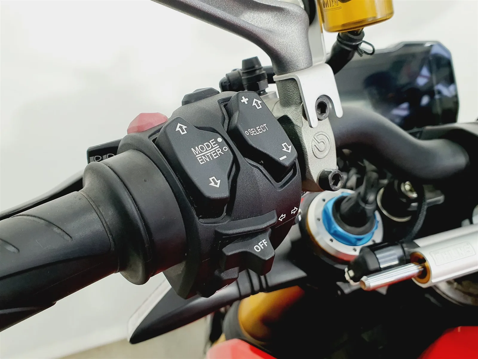 Ducati Streetfighter V4 S \*1.Hand\*Service NEU\*HU/AU NEU\*Öhlins\*1243km\*