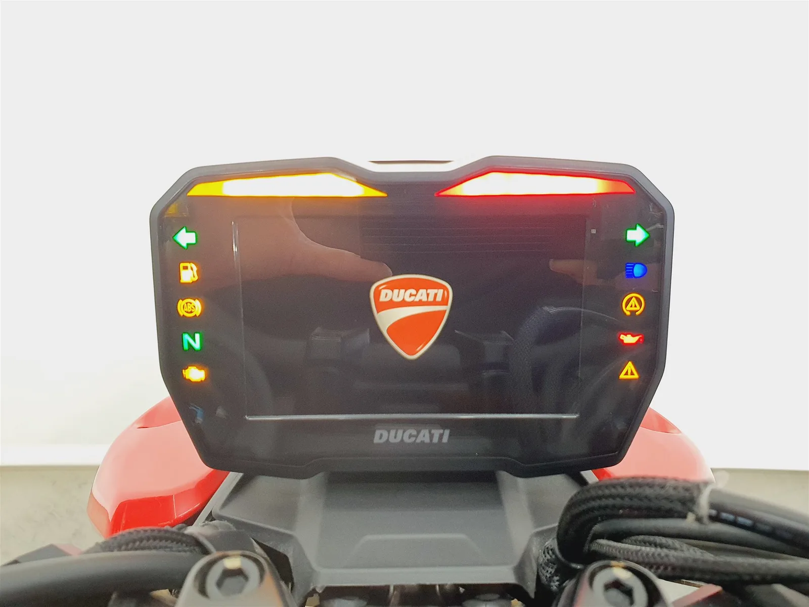 Ducati Streetfighter V4 S \*1.Hand\*Service NEU\*HU/AU NEU\*Öhlins\*1243km\*