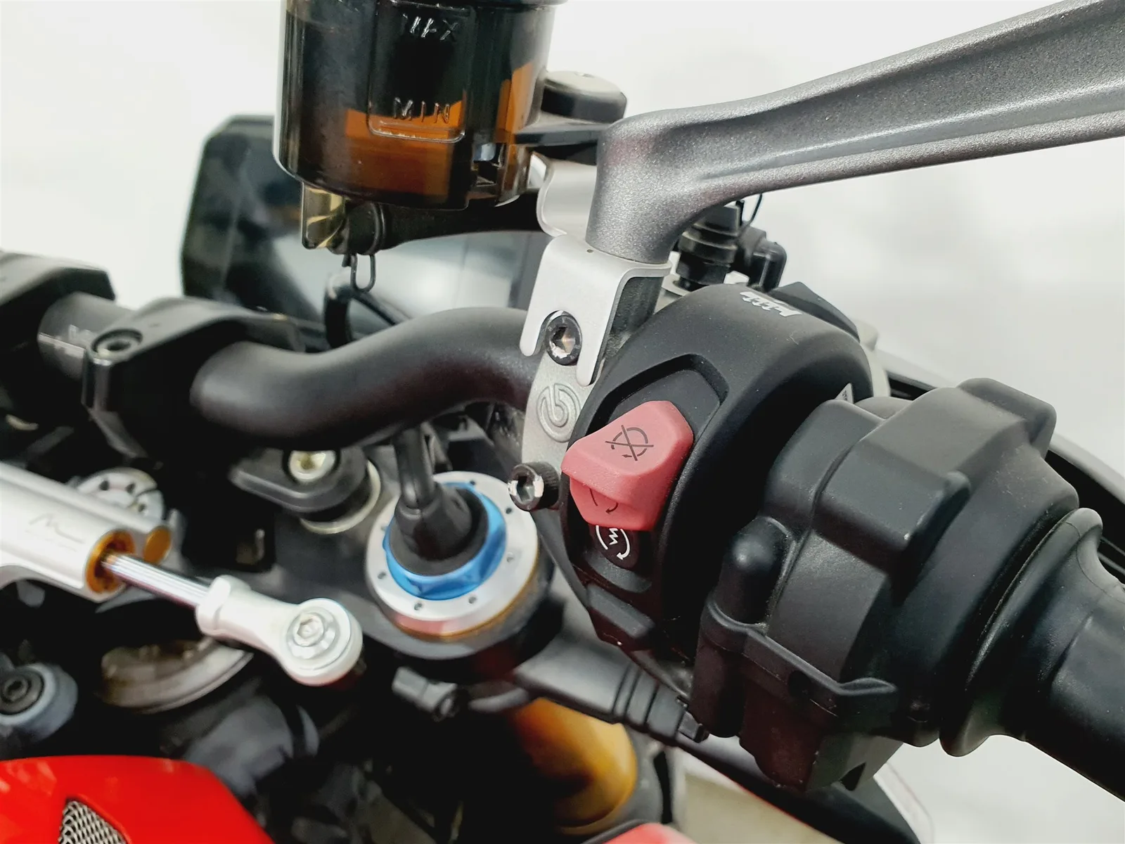 Ducati Streetfighter V4 S \*1.Hand\*Service NEU\*HU/AU NEU\*Öhlins\*1243km\*