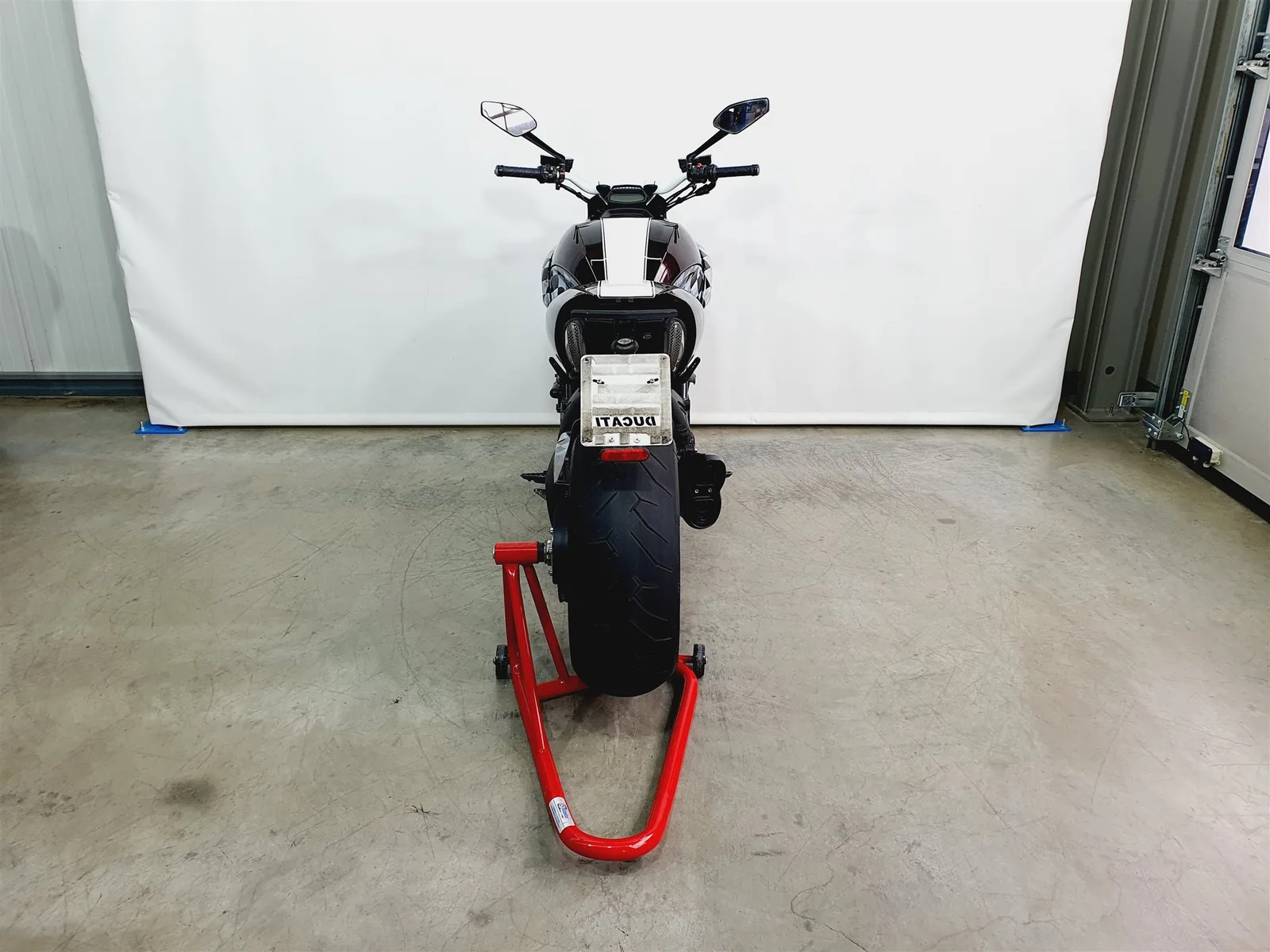 Ducati Diavel Carbon \*KD NEU\*ZR NEU\*Modi\*DTC\*ABS\*Carbon\*Einzelanfertigung