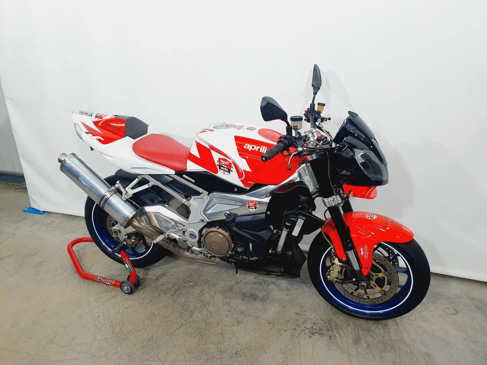 Aprilia RSV 1000 Tuono \*KD NEU\*LeoVince Auspuff\*LSL Lenker\*