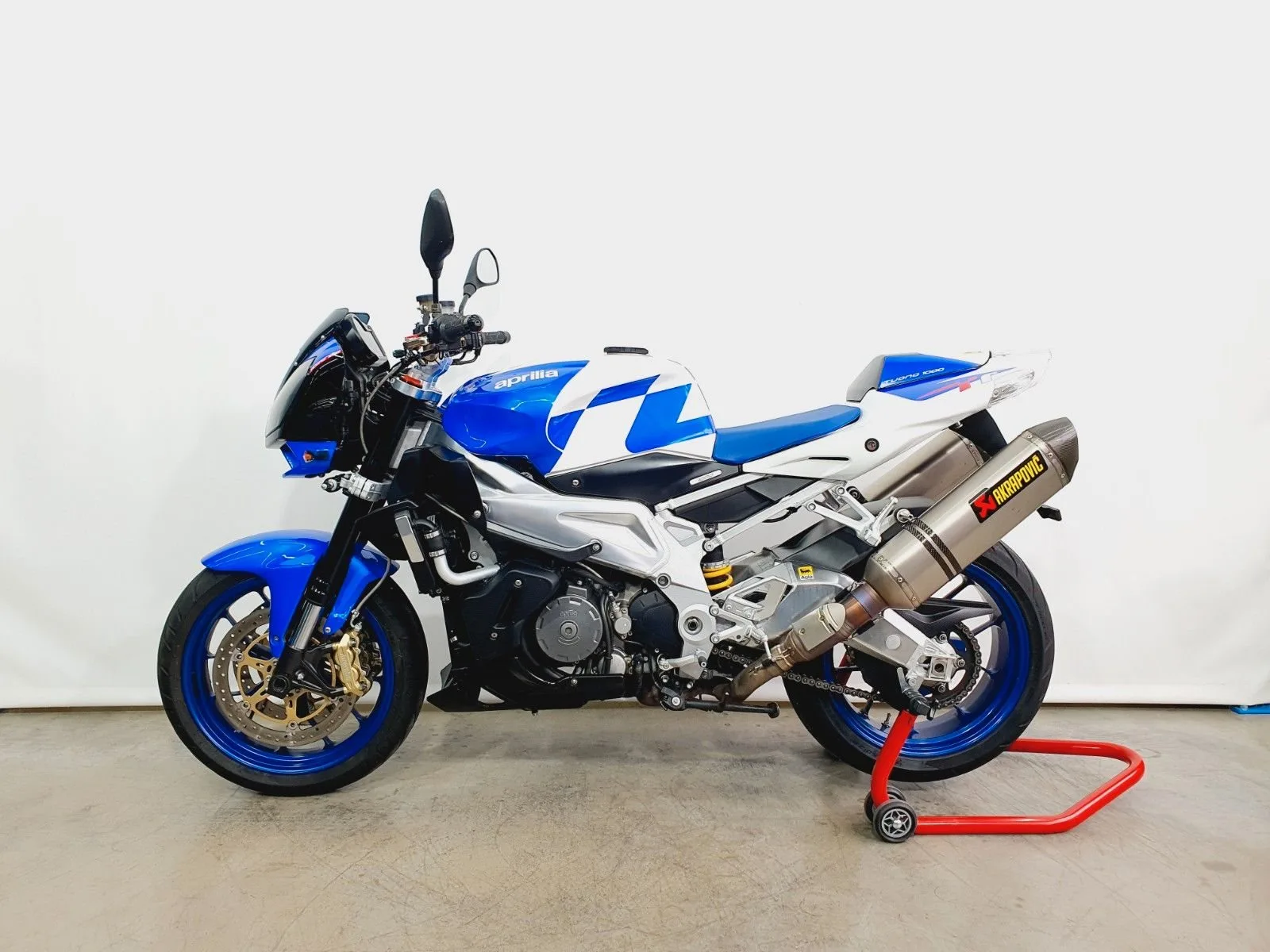 Aprilia RSV 1000 Tuono \*1.Hd\*KD/ReifenNEU\*Akrapovic\*wNEU\*