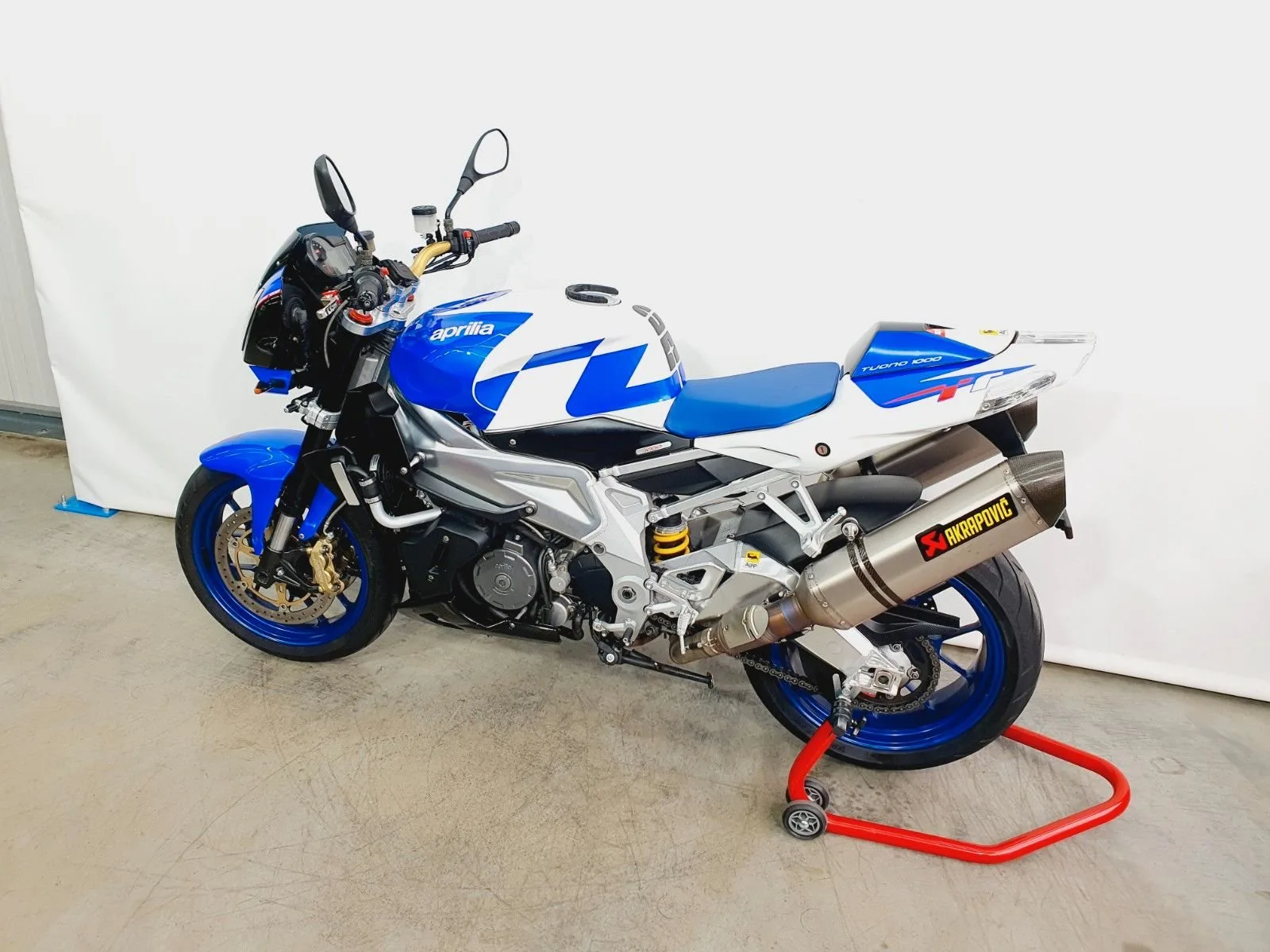 Aprilia RSV 1000 Tuono \*1.Hd\*KD/ReifenNEU\*Akrapovic\*wNEU\*
