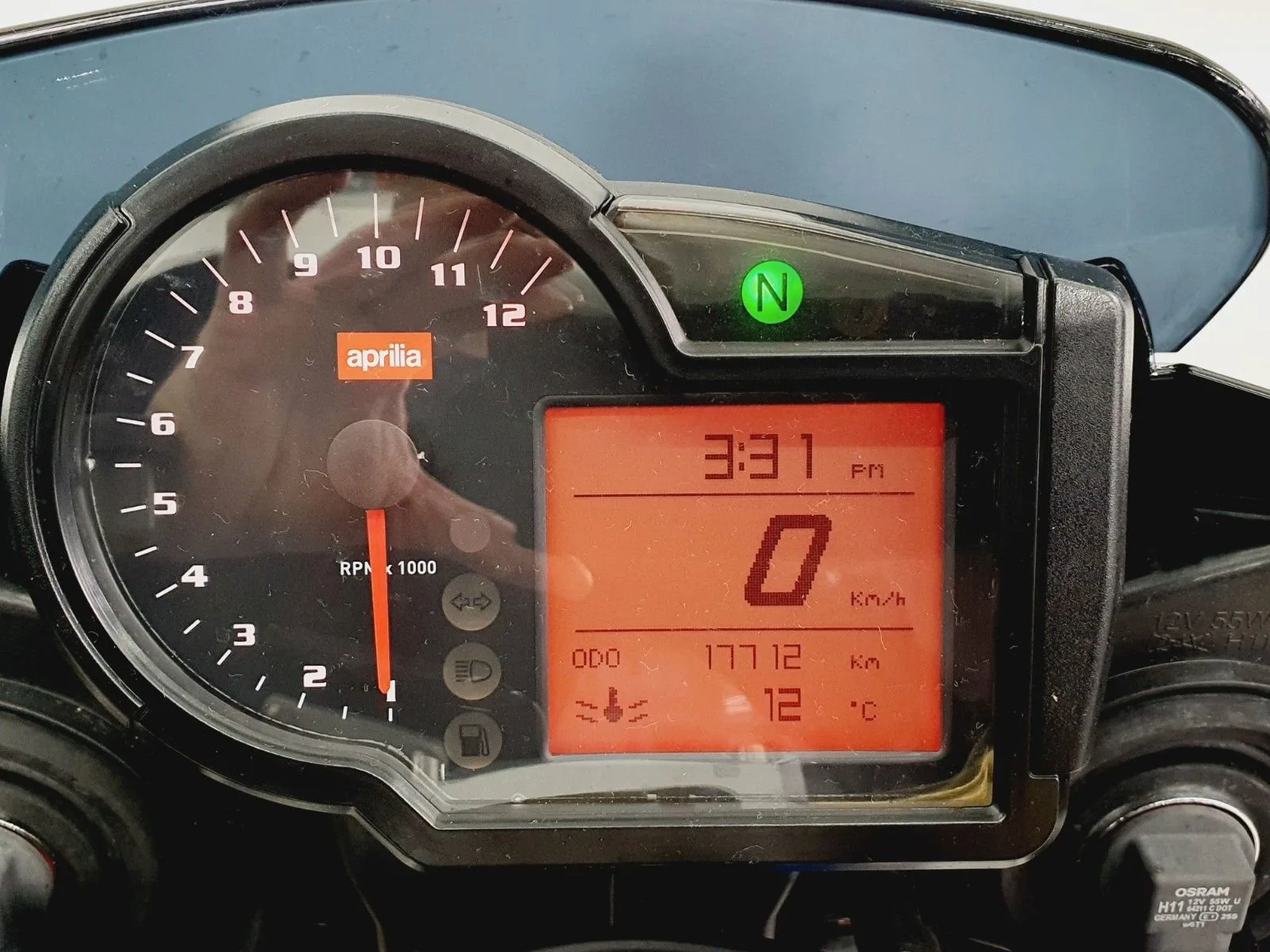 Aprilia RSV 1000 Tuono \*1.Hd\*KD/ReifenNEU\*Akrapovic\*wNEU\*