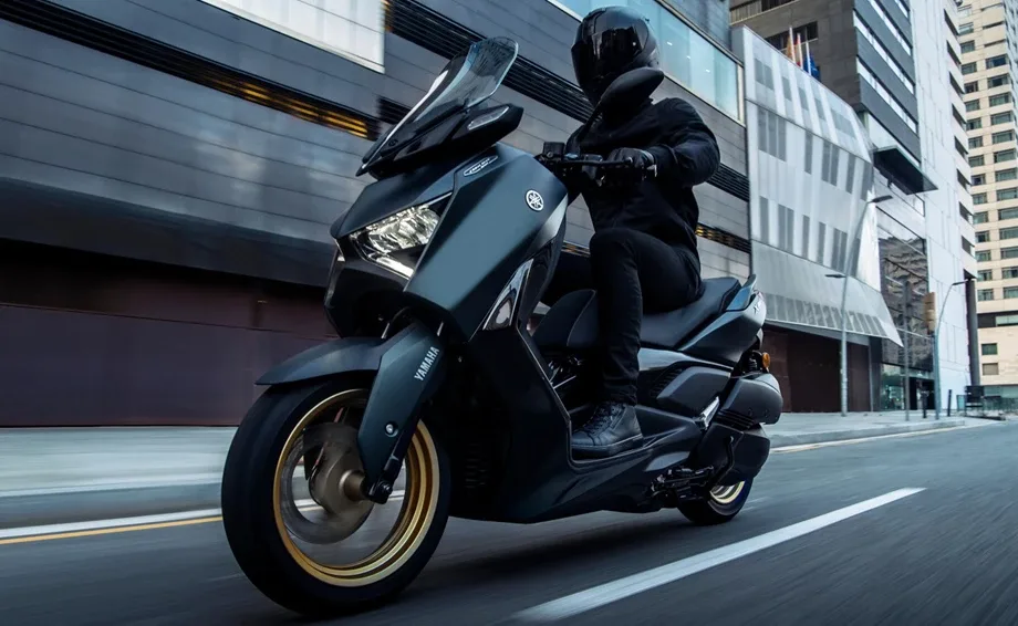 Yamaha XMAX 300 Tech MAX, MY 2023- Tech Black