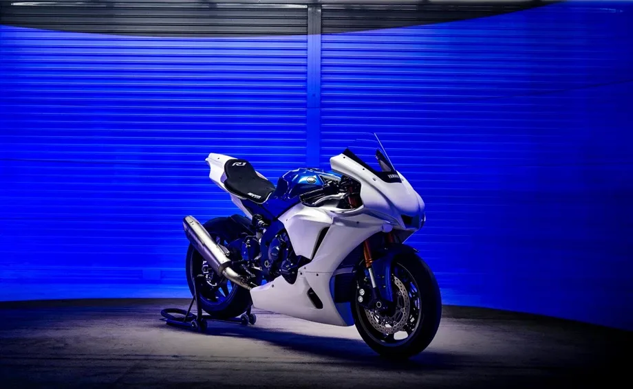 Yamaha R1 GYTR, MY 2023- Primer White