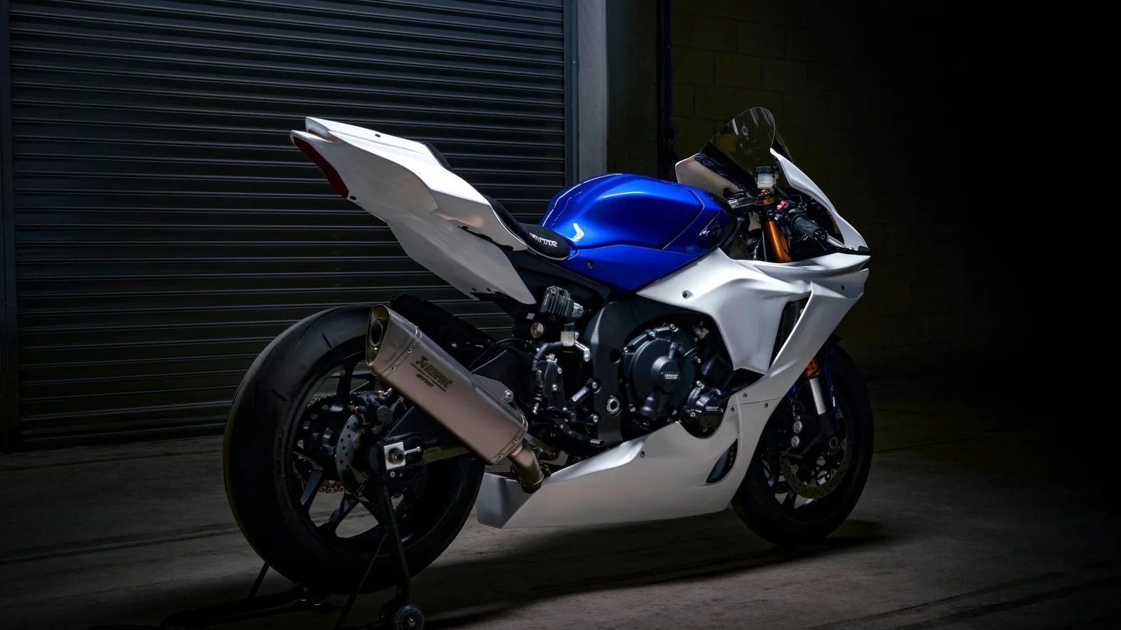 Yamaha R1 GYTR, MY 2023- Primer White