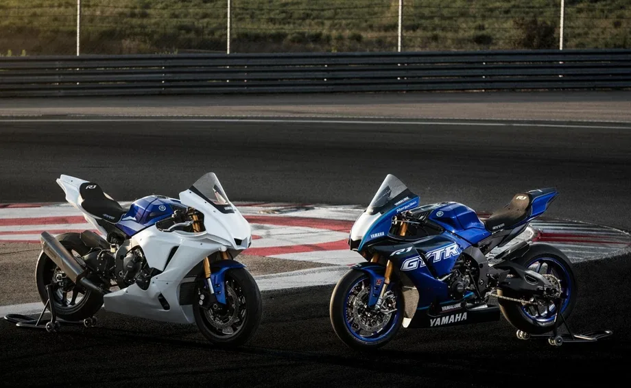 Yamaha R1 GYTR, MY 2023- Primer White