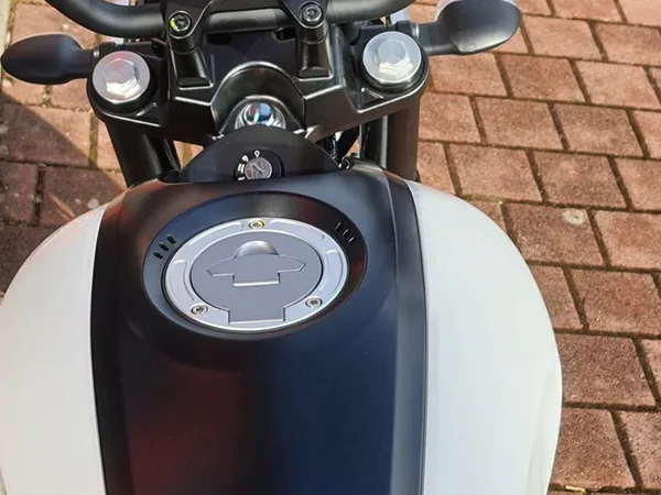 Yamaha XSR700, MY2022 - Historic White - SOFORT verfügbar