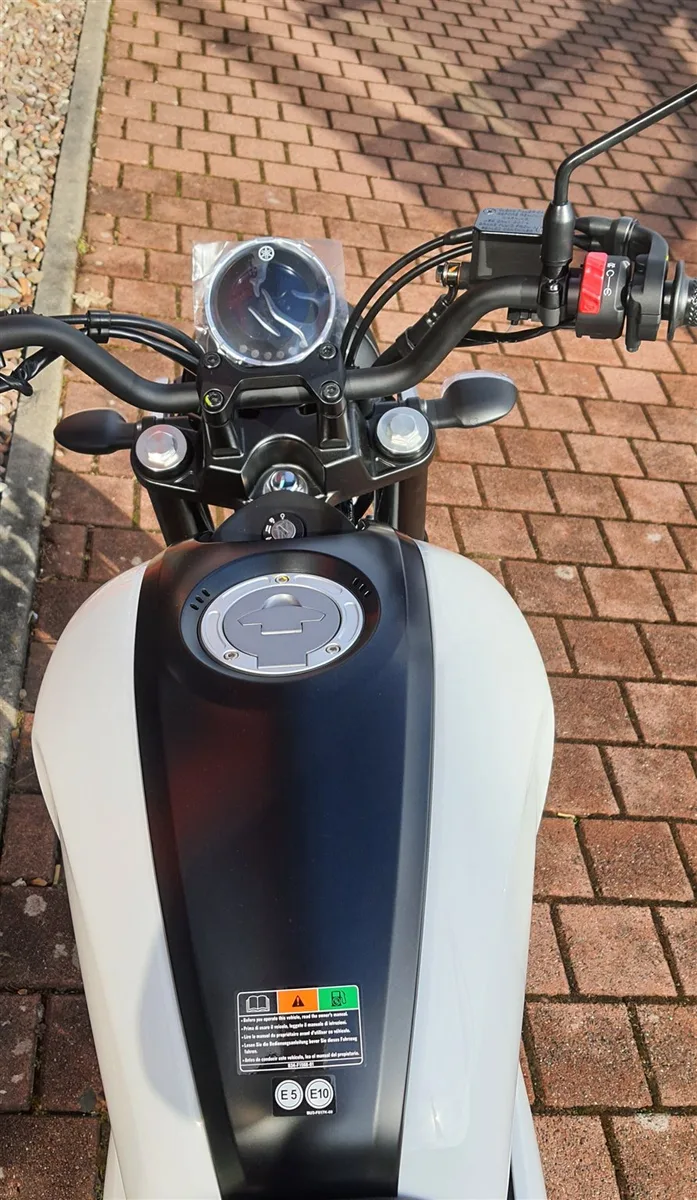 Yamaha XSR700, MY2022 - Historic White - SOFORT verfügbar