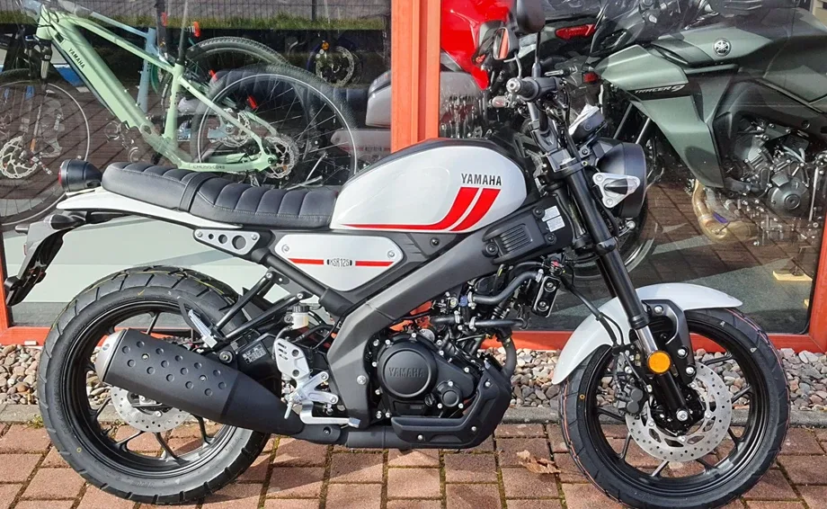 Yamaha XSR700, MY2022 - Historic White - SOFORT verfügbar