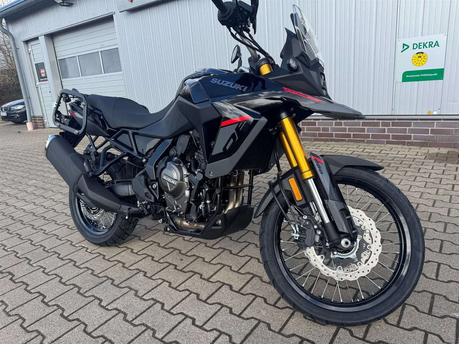 Suzuki V-Strom 800DE Travel Edition inkl. Koffer
