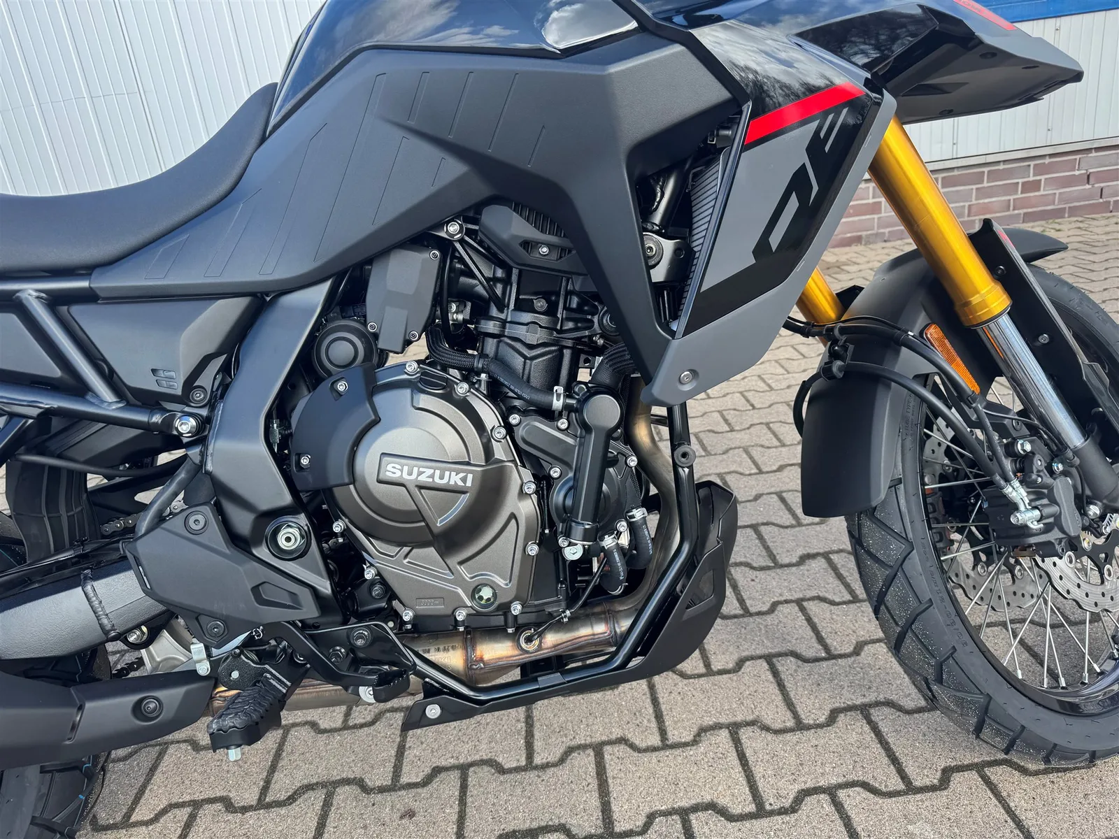 Suzuki V-Strom 800DE Travel Edition inkl. Koffer