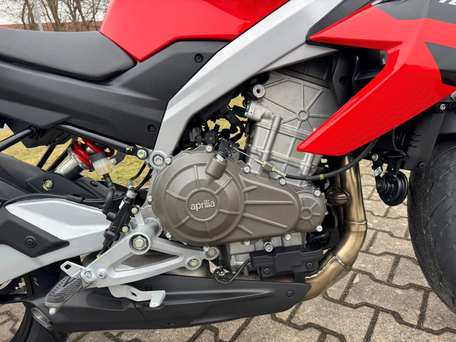 Aprilia Tuono 457