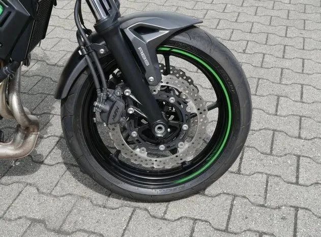 Kawasaki Z650 \*Werksgarantie 2028\*