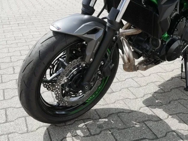 Kawasaki Z650 \*Werksgarantie 2028\*