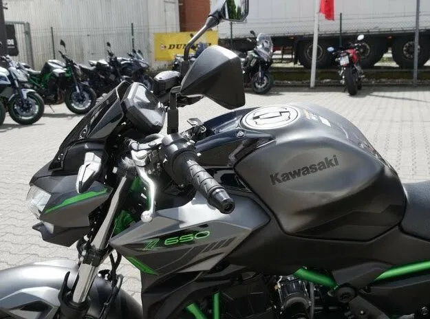 Kawasaki Z650 \*Werksgarantie 2028\*