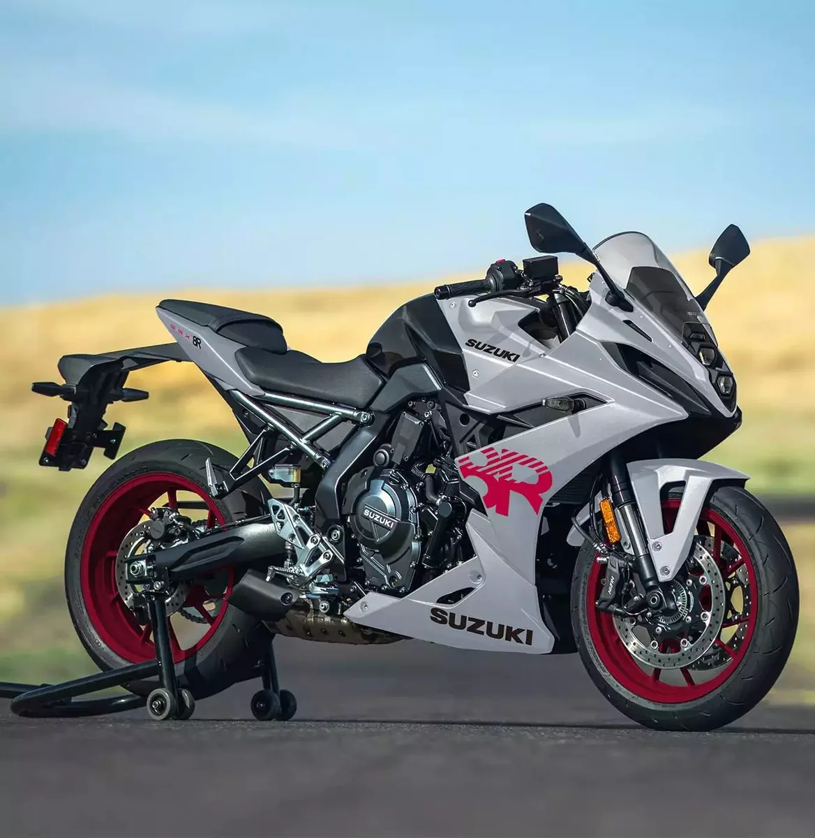 Suzuki GSX-8R GSX800FRQM6 - 2026 - Schwarz am Lager