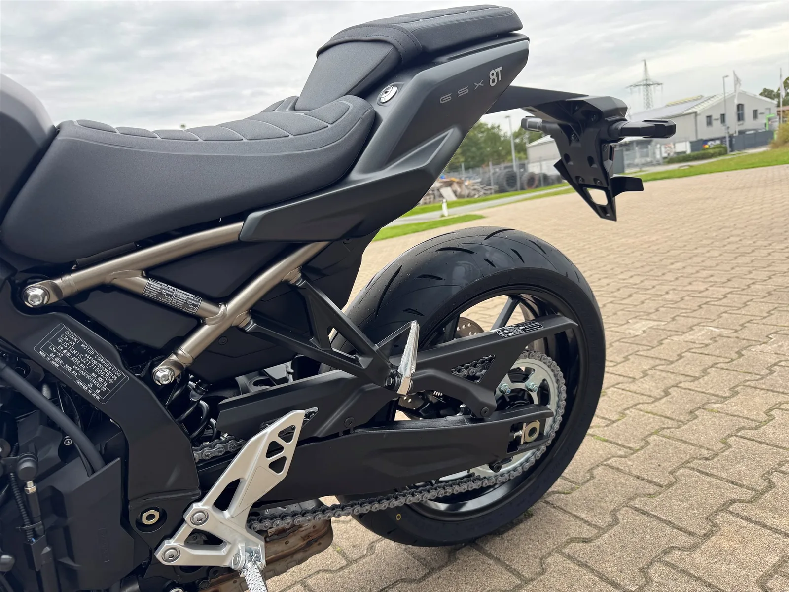 Suzuki GSX-8T