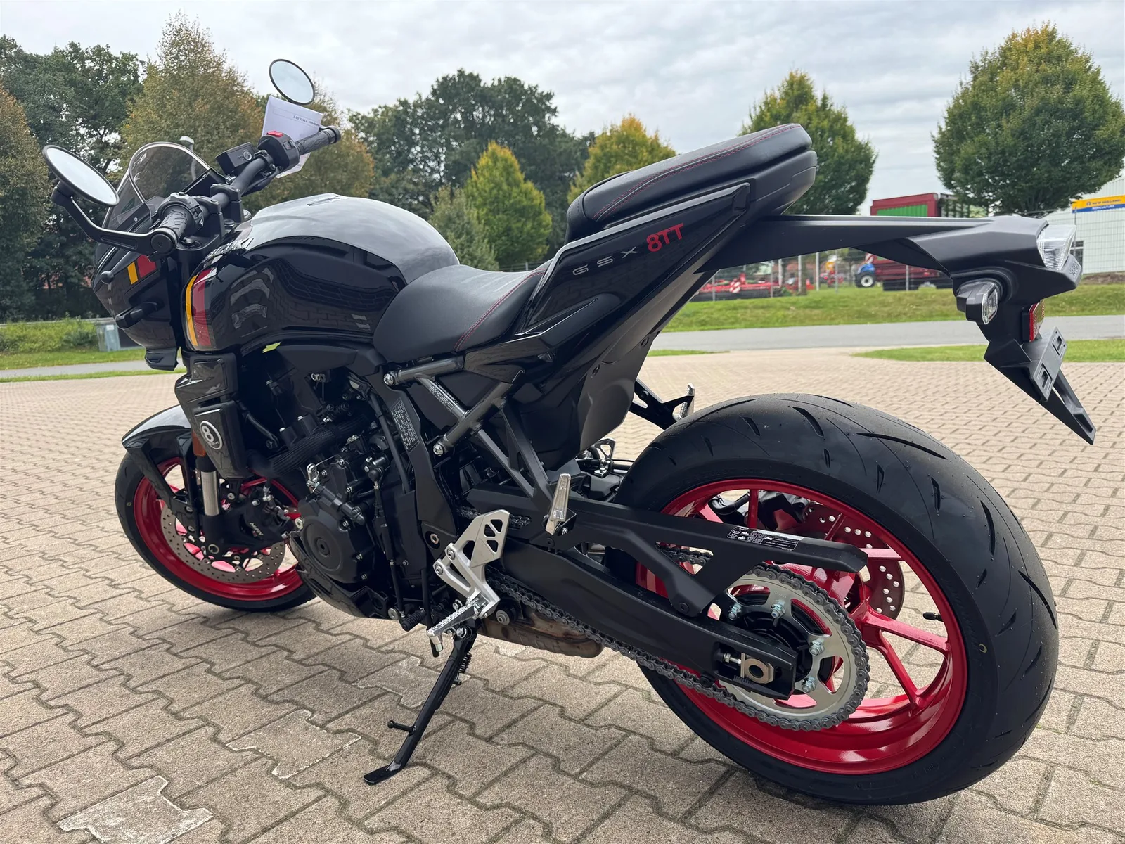 Suzuki GSX-8TT