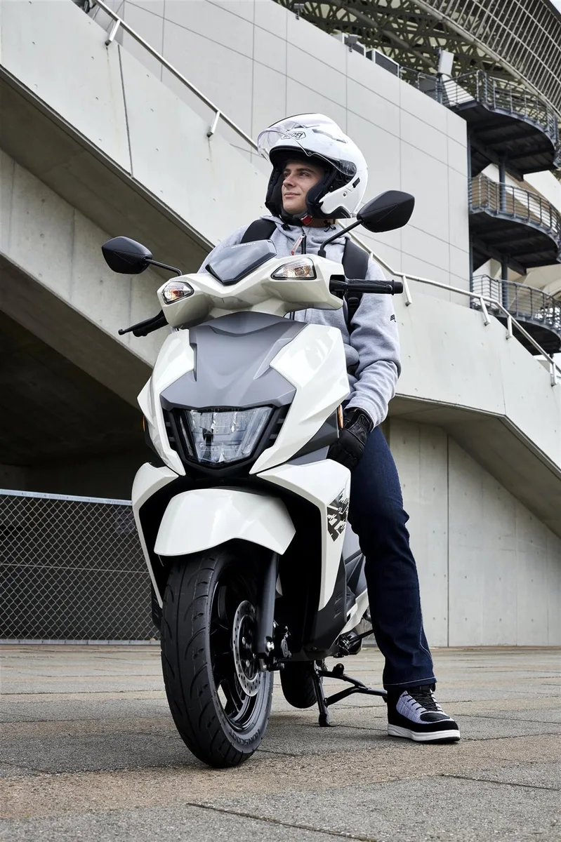 Suzuki Avenis 125 UN125
