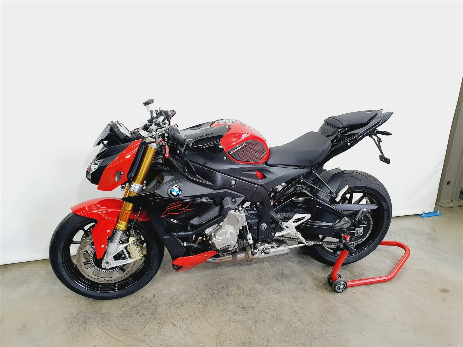 BMW S 1000 R \*KD NEU\*Reifen NEU\*Akrapovic\*16170km\*HP\*SC-Project\*