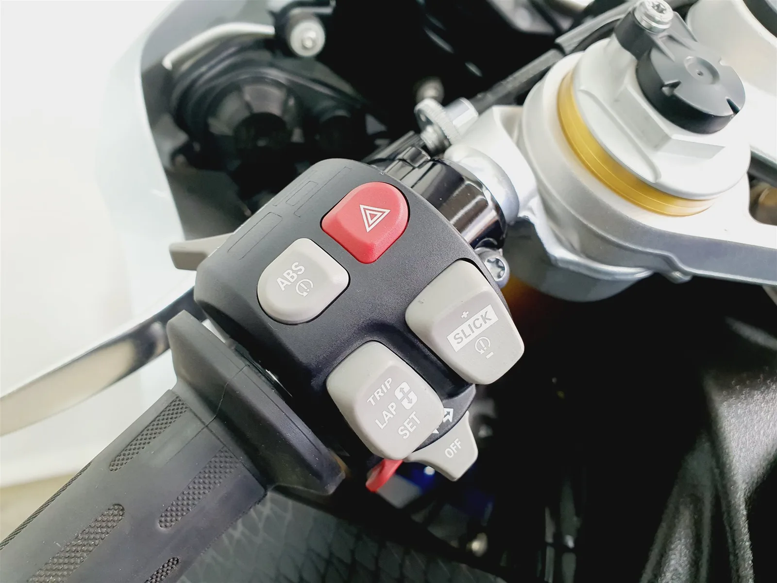 BMW HP4 \*KD NEU\*Reifen NEU\*Akrapovic komplett\*ESD kurz\*LED