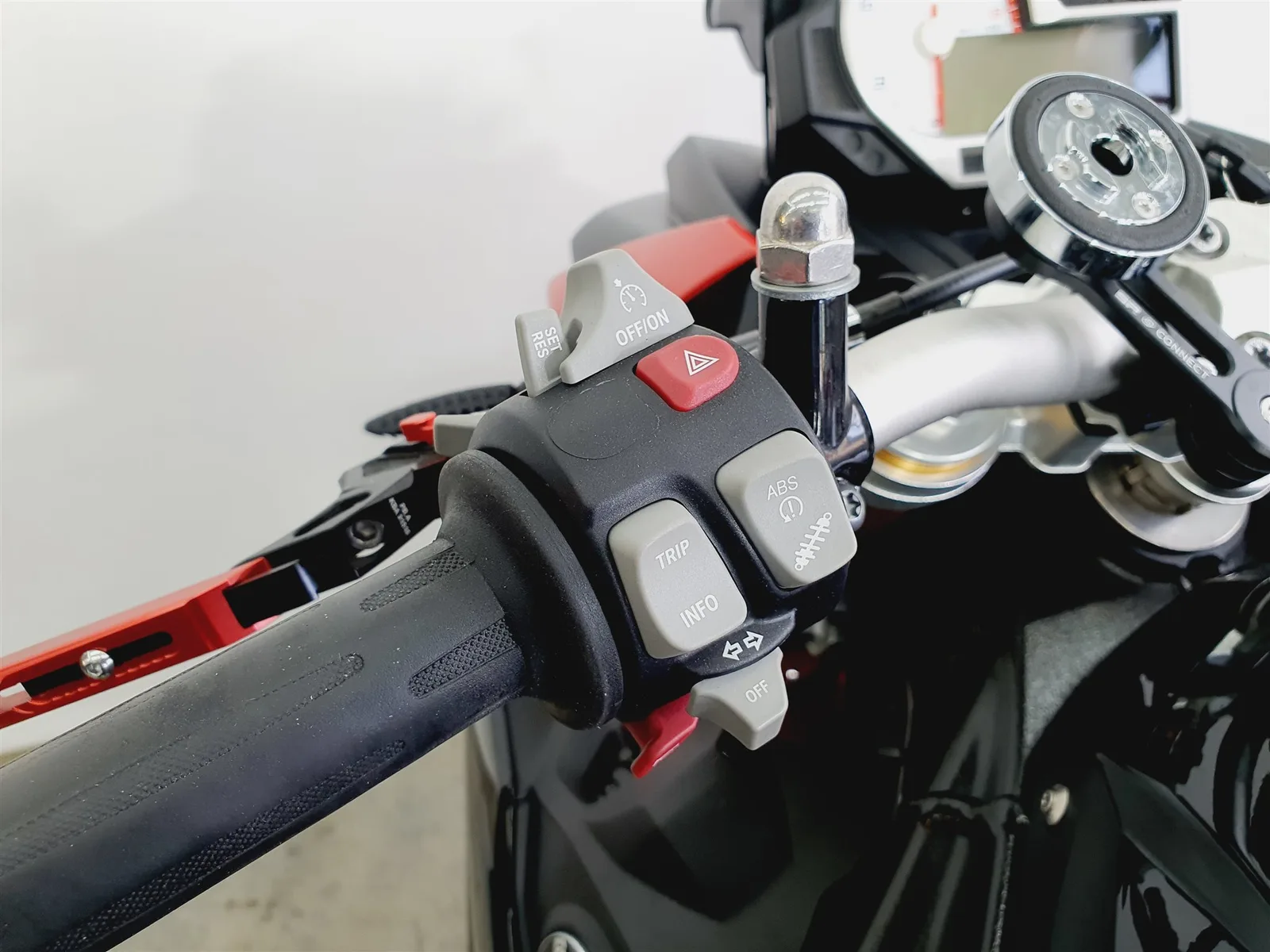 BMW S 1000 R \*KD NEU\*Reifen NEU\*Akrapovic\*16170km\*HP\*SC-Project\*